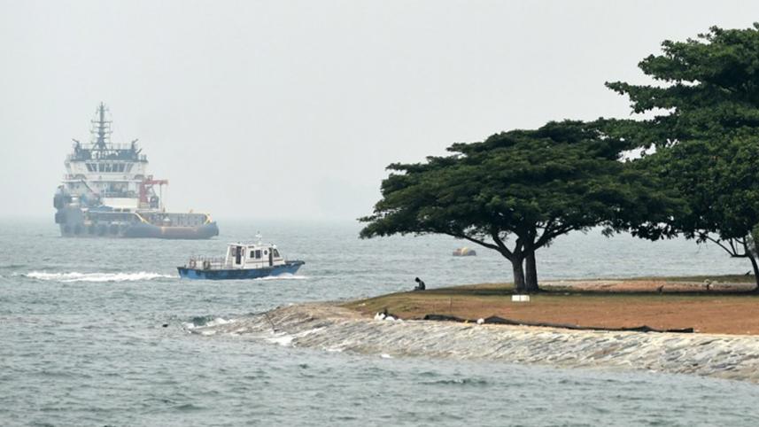 Singapore-strait-1WB.jpg