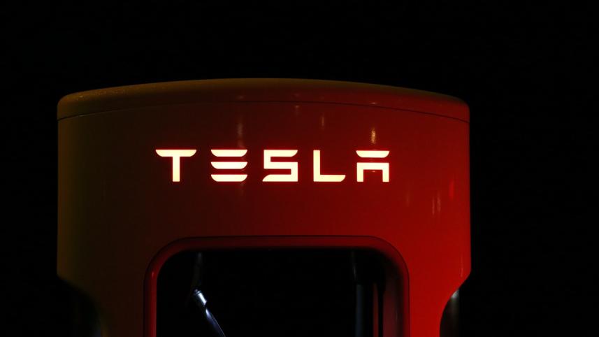 tesla-1724773_1280.jpg