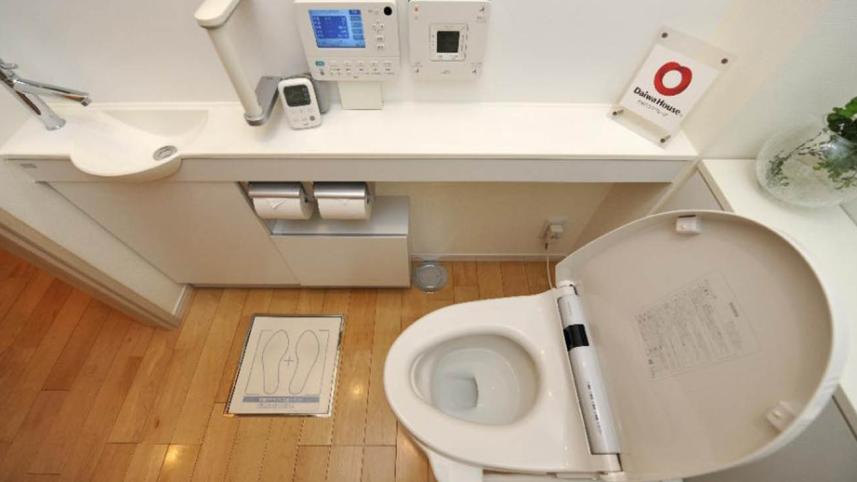 toilet new.jpg