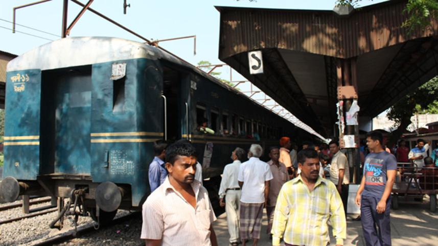 Train-Rajbari.jpg