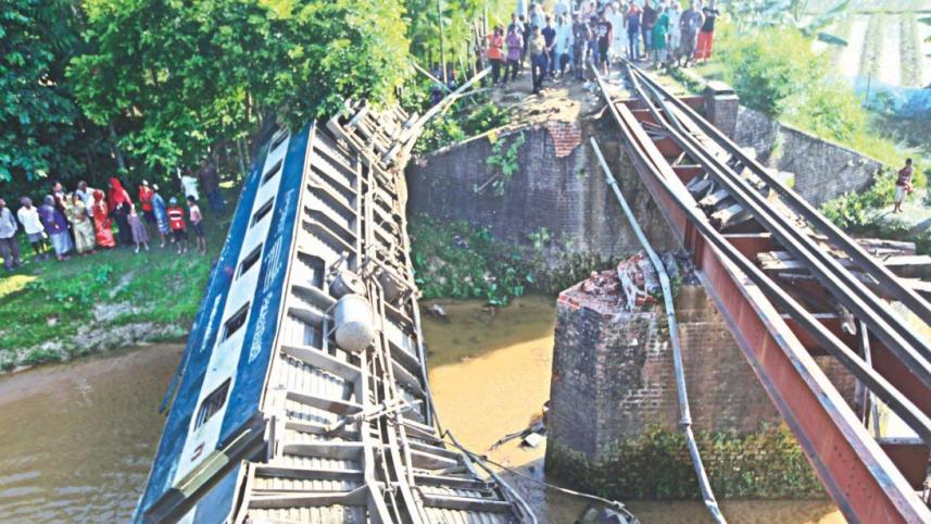 train_derailed.jpg