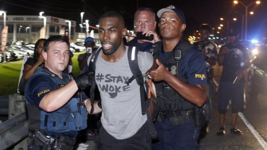 US Cop_AP.jpg