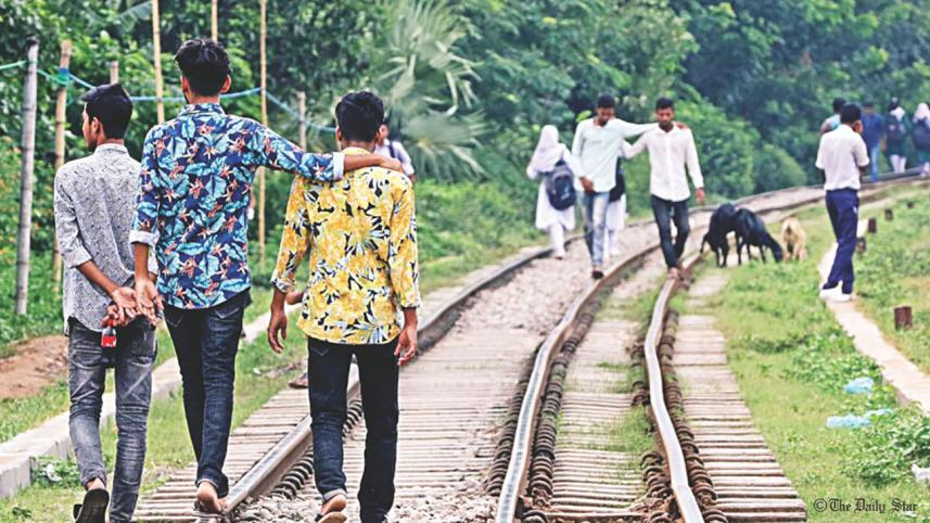 walking_rail_track.jpg