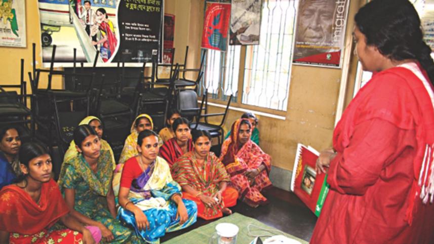 women-domestic-workers-wb.jpg