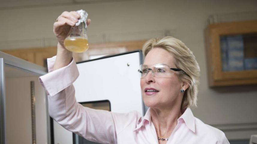 women-scientist.jpg