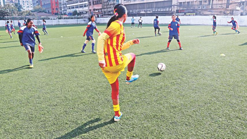 Womens football.jpg