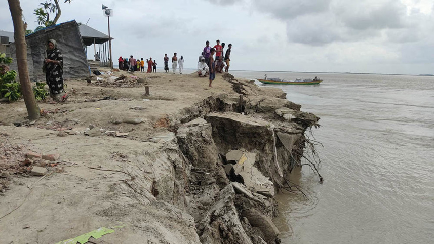 swelling-jamuna-devours-sirajganj-1.jpg