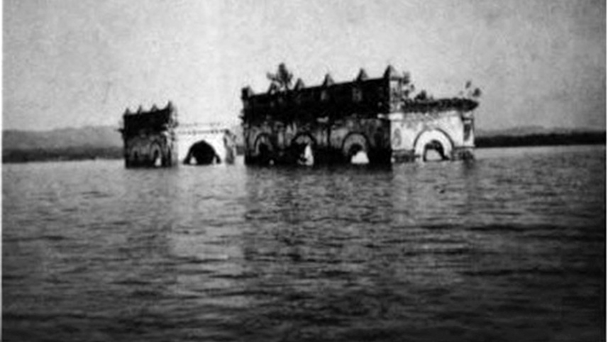 village-under-water.jpg