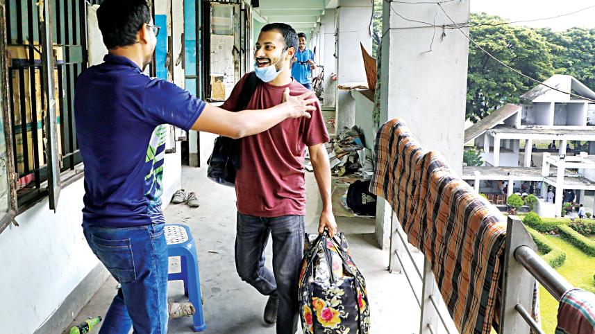 DU students reunite