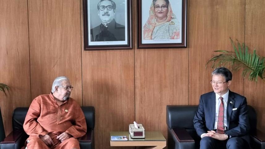 ambassador_meets_expat_minister_-_11925.jpg