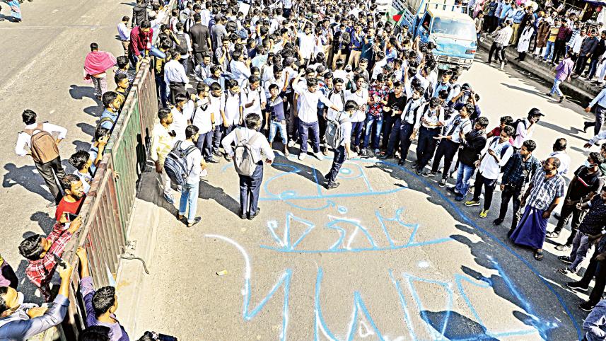 road-accident-protestor1.jpg