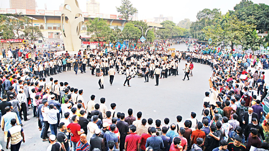 road-accident-protestor11.jpg