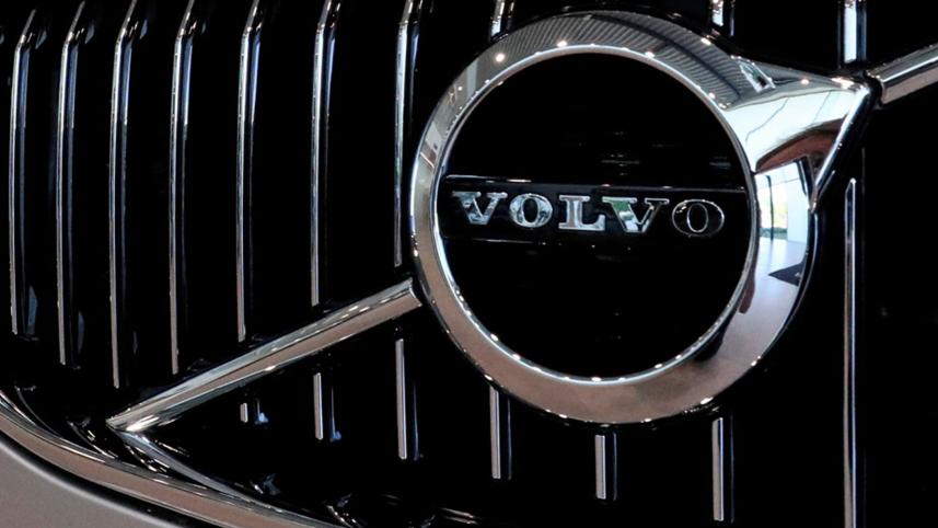 volvo-mercedes.jpg