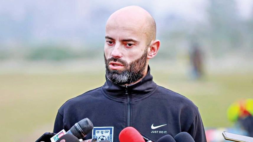 head-coach-javier-cabrera.jpg