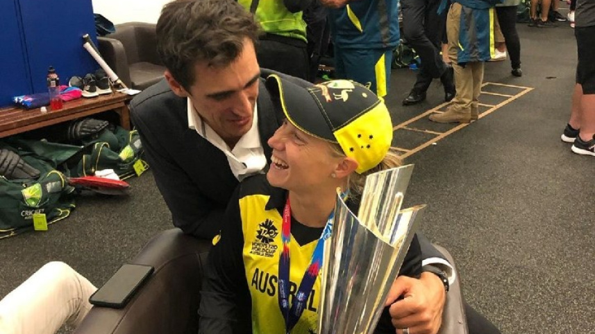 starc_healy_2020_t20_wc.jpg