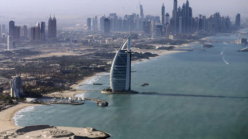 uaes-non-oil-sector.jpg