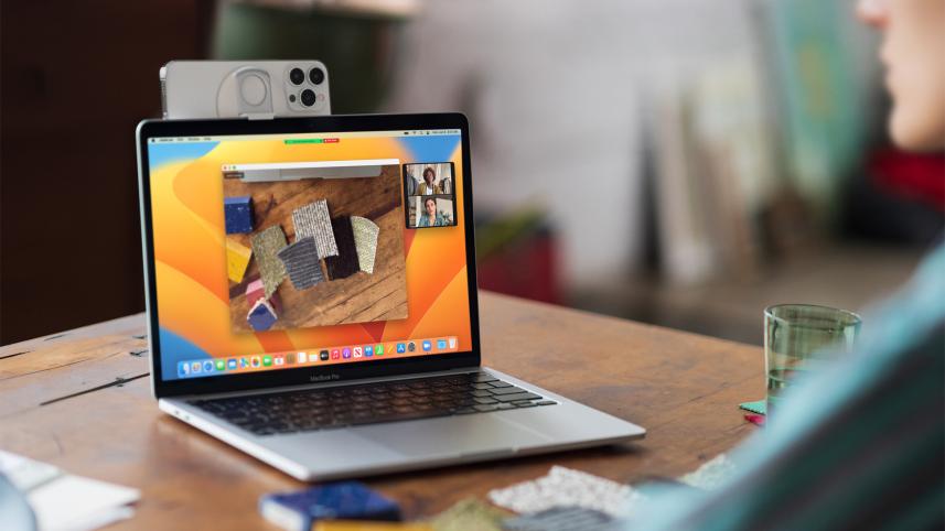 apple-wwdc22-macos-ventura-continuity-camera-lifestyle-220606_big.jpg.large_2x.jpg