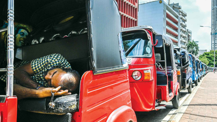 crisis-hit-sri-lanka.jpg