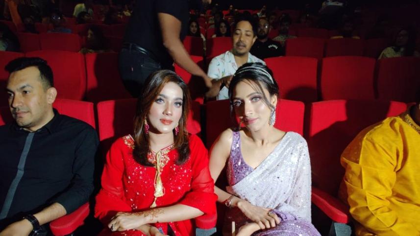 mahiya_mahi_and_her_husband.jpg