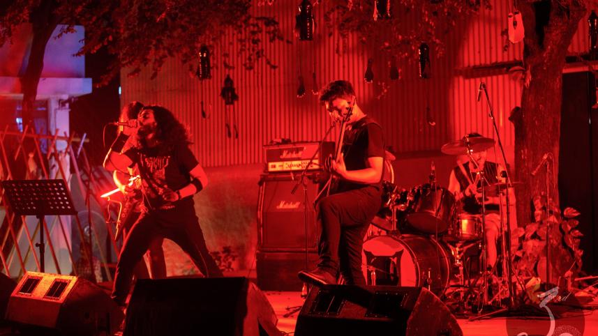 Metal band Karmant