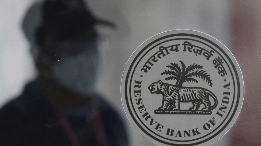 india-cenbank-tightens.jpg