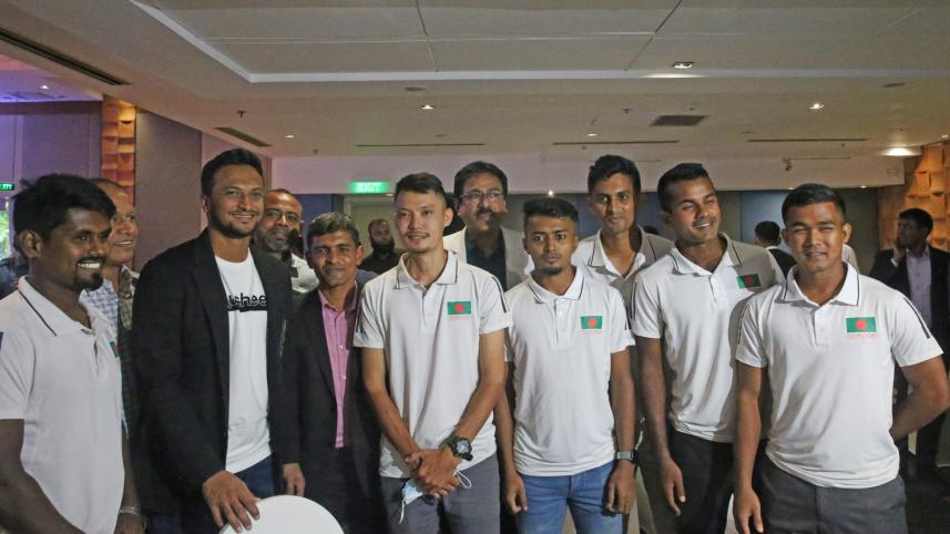 shakib_hockey.jpg