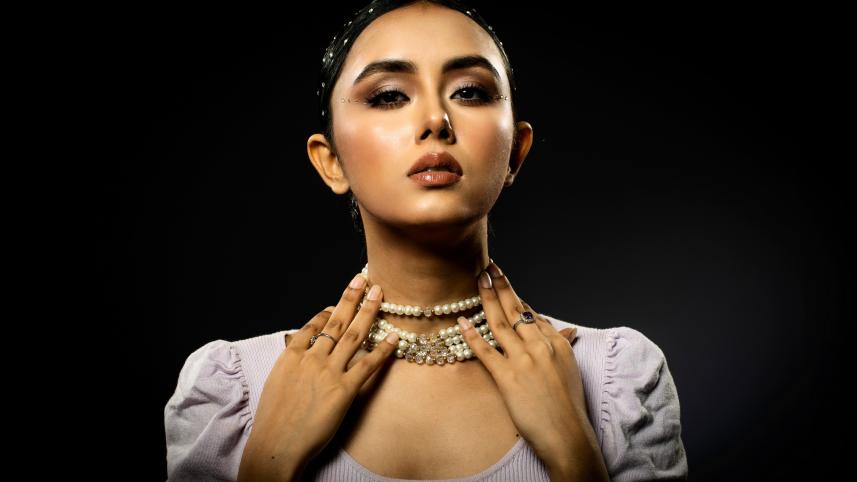 Pearls in your hair