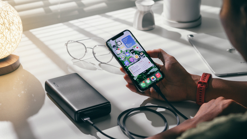 iPhone USB-C