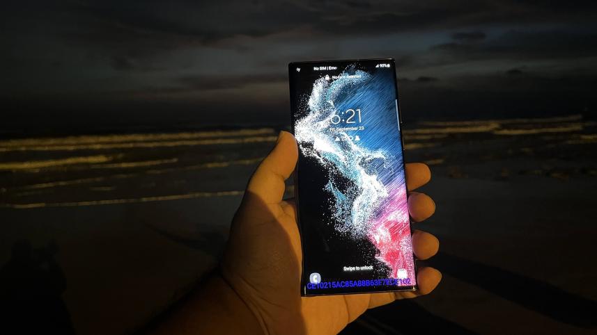 Samsung Galaxy S22 Ultra front