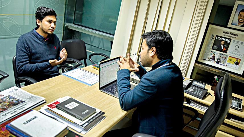 job-market-fresh-university-graduates-2.jpg