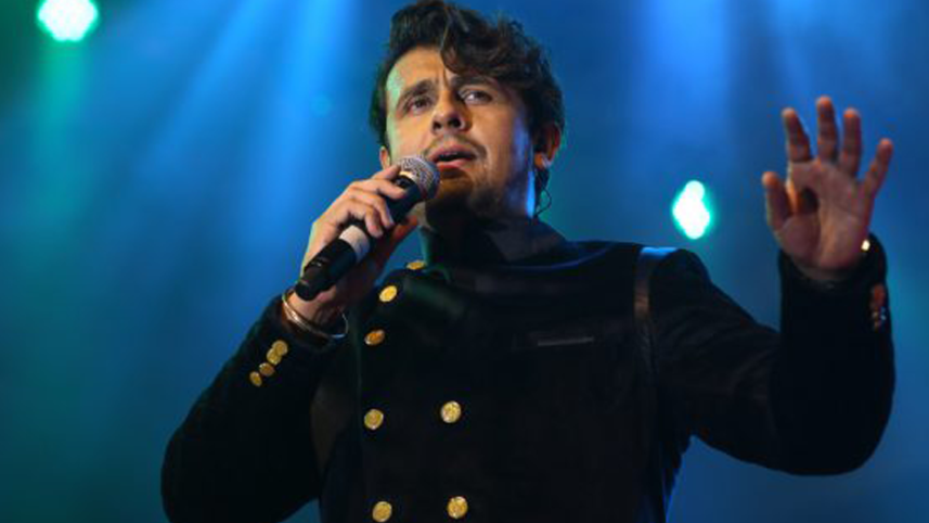 Sonu Nigam gets attacked