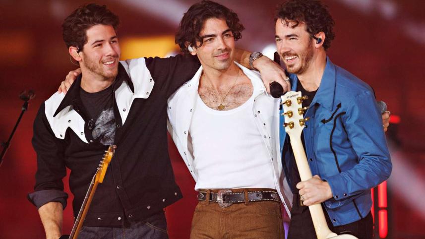 jonas-brothers-.jpg