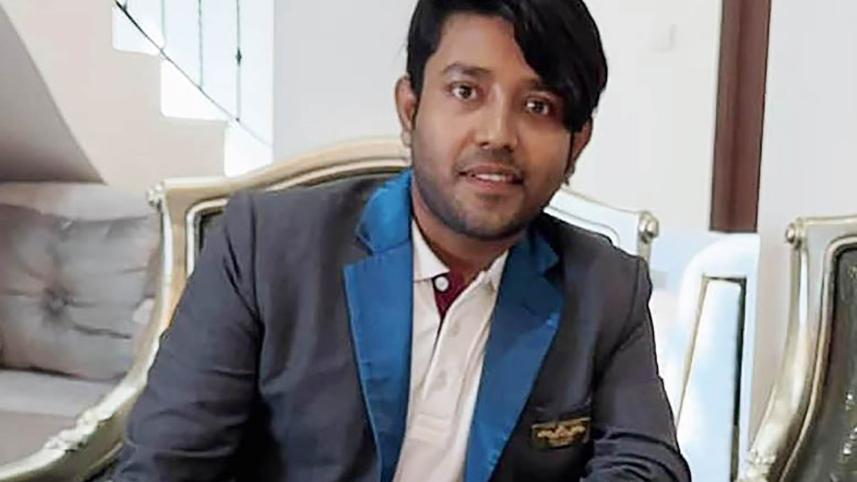 arav_khan.jpg