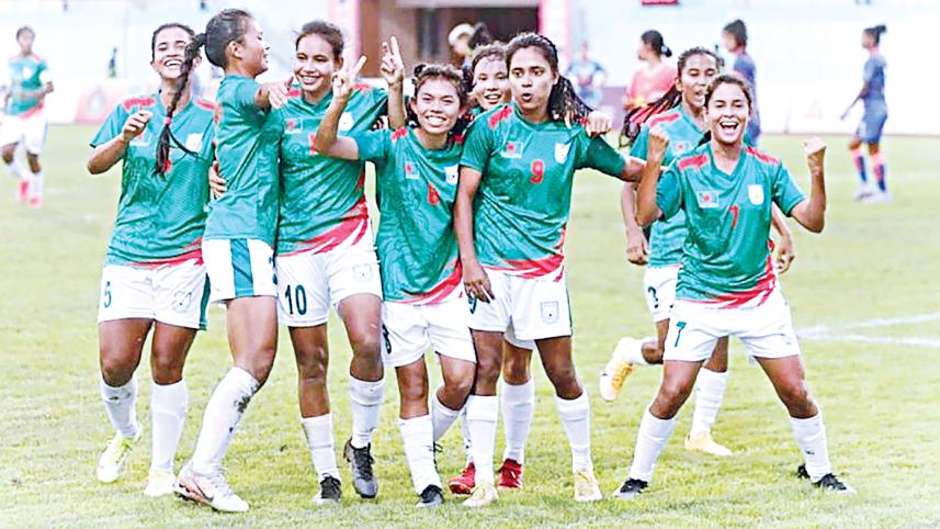 womens_football.jpg
