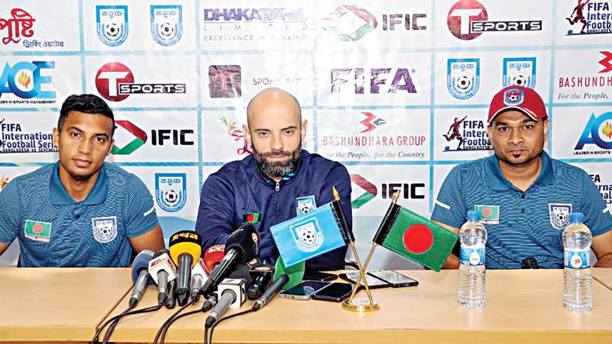 bangladesh-coach-javier-cabrera.jpg