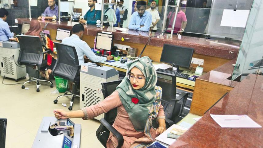 female-bankers.jpg