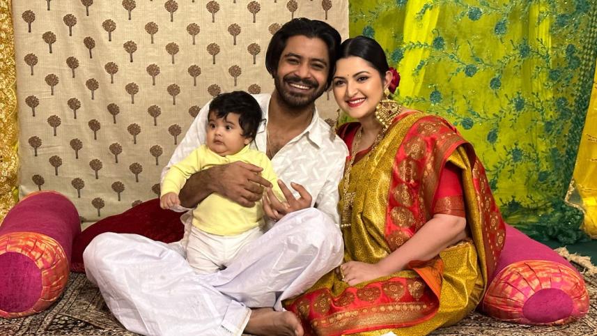 Pori Moni gets 1 lakh 'salami', gifts Razz pen and books