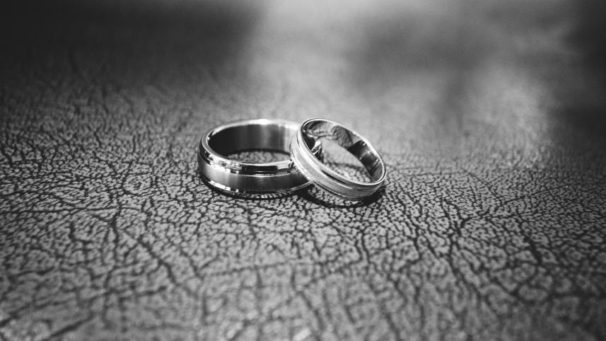 How to wear your wedding and engagement rings