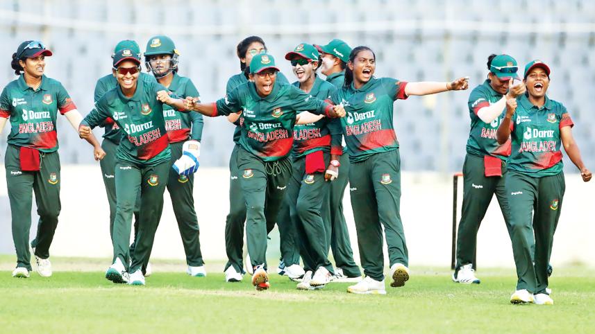 tigresses.jpg