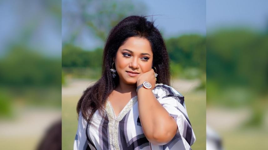 90's playback singer Doly Shaontoni releasing new music 