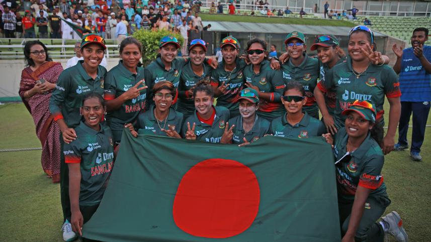 tigresses.jpg