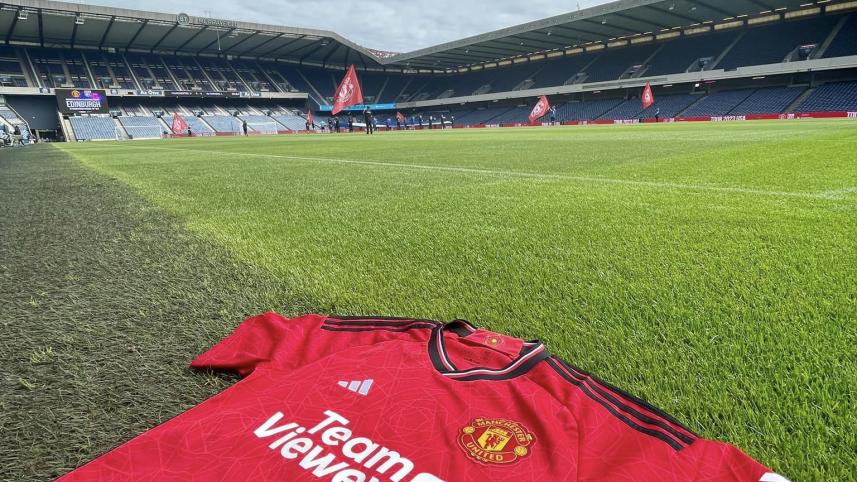 man_utd_jersey.jpg