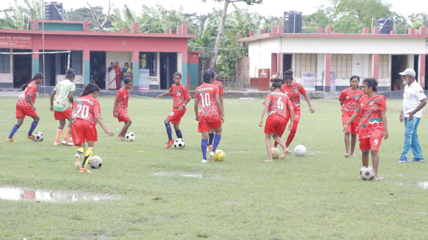 U-17 girls' football team