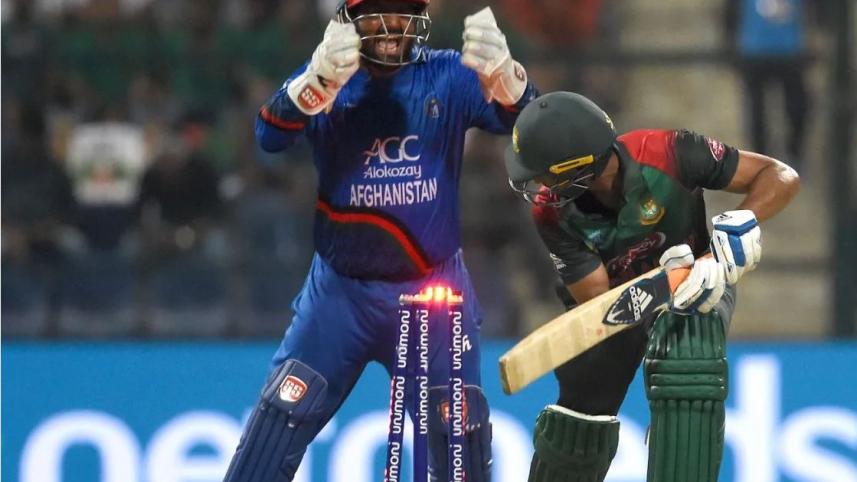 mahmudullah_bowled.jpg