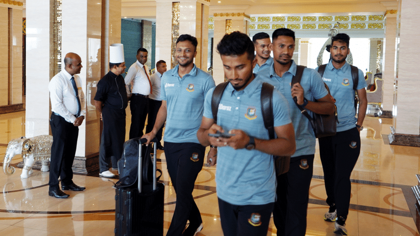 tigers-leave-kandy.gif