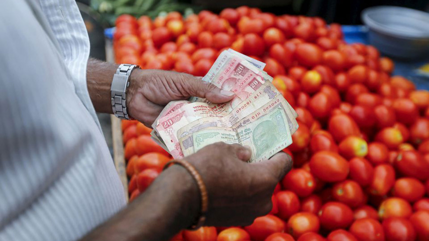 rupee-weakens.jpg