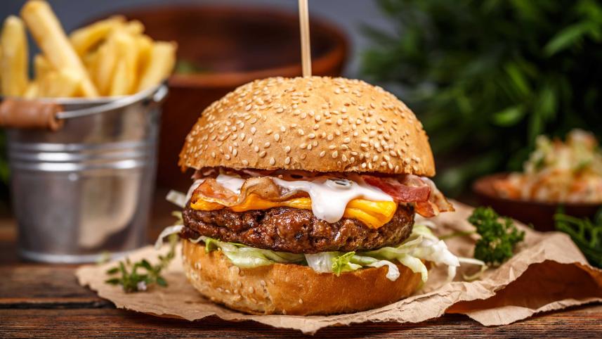 5 budget-friendly places for students to eat in Dhaka 