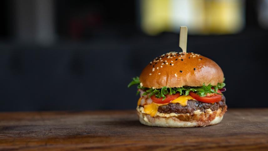 5 budget-friendly places for students to eat in Dhaka 