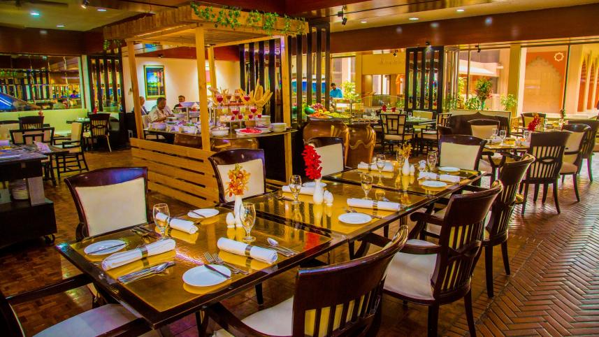 breakfast_area_cafe_bazar_1.jpg