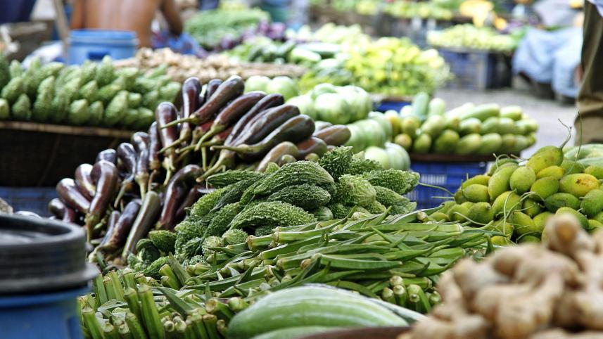 Blockade causes fall in vegetable prices: farmers